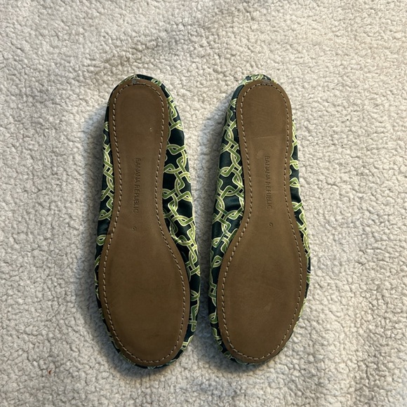 Banana Republic Green Patterned Flats - Picture 3 of 6